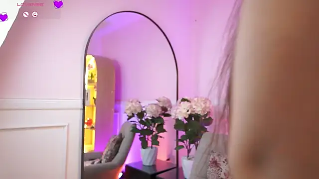 MilaCrave online show from March 2026 12:41:01 PM