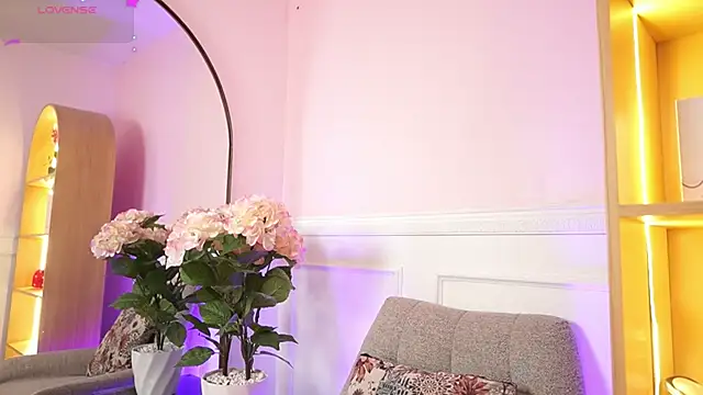 MilaCrave online show from February 2026 11:40:01 AM