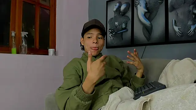 Snapshot of camillo_virgil chatting on October 2025 11:00:01 AM camillo virgil online show from October 2025 11:00:01 AM