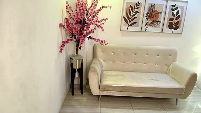 Anie johnson online show from November 2025 07:29:02 PM