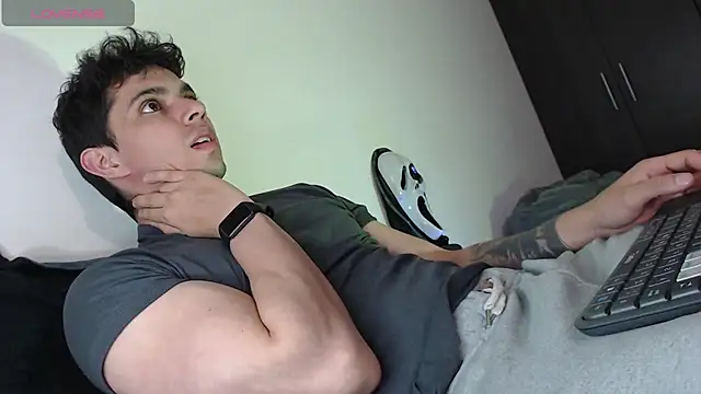 Snapshot of yourfavoriteboy__ chatting on October 2025 09:34:02 PM yourfavoriteboy online show from October 2025 09:34:02 PM