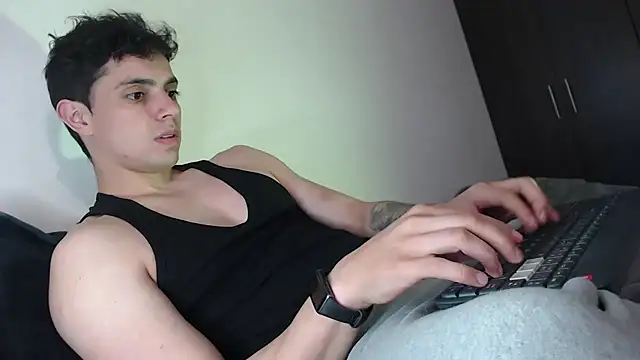 Snapshot of yourfavoriteboy__ chatting on November 2025 10:13:01 PM yourfavoriteboy online show from November 2025 10:13:01 PM