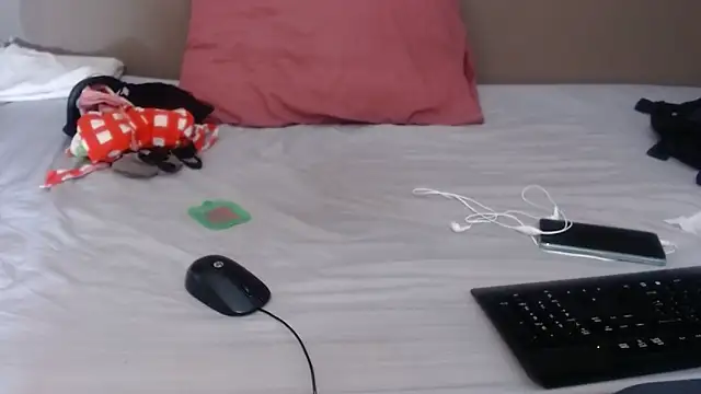 TALLHORNYBEAR online show from September 2025 04:08:01 AM