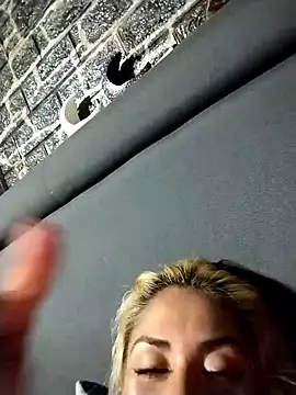 Ashleycam69 online show from December 2025 03:07:01 AM