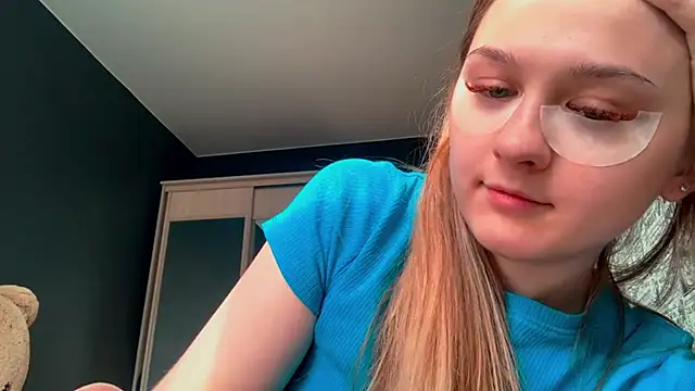 Smoke mama online show from October 2025 04:47:01 AM