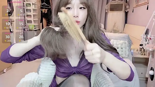 Snapshot of Y2Luvk chatting on October 2025 09:55:01 PM Y2Luvk online show from October 2025 09:55:01 PM