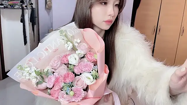 Snapshot of Y2Luvk chatting on November 2025 11:09:01 PM Y2Luvk online show from November 2025 11:09:01 PM