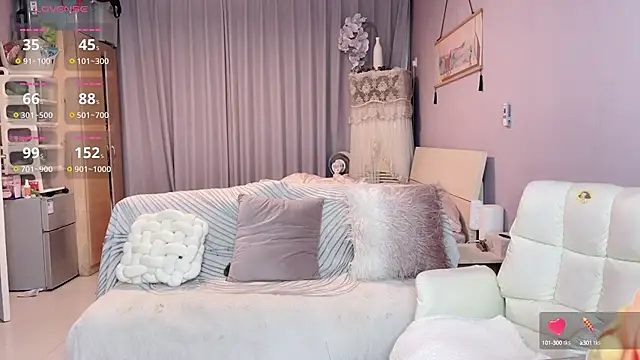 Snapshot of Y2Luvk chatting on October 2025 11:27:02 PM Y2Luvk online show from October 2025 11:27:02 PM