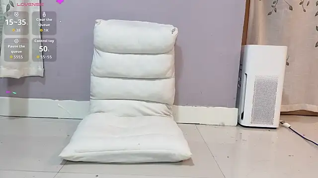 Snapshot of Y2Luvk chatting on December 2025 09:04:02 PM Y2Luvk online show from December 2025 09:04:02 PM