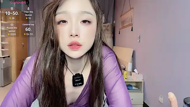 Snapshot of Y2Luvk chatting on September 2025 12:00:02 PM Y2Luvk online show from September 2025 12:00:02 PM