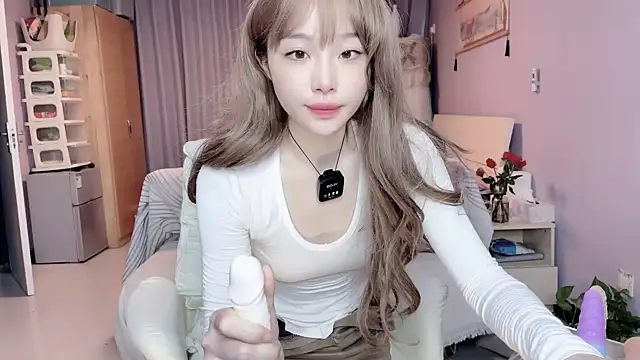 Snapshot of Y2Luvk chatting on October 2025 11:27:01 PM Y2Luvk online show from October 2025 11:27:01 PM