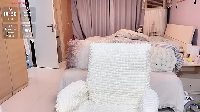 Snapshot of Y2Luvk chatting on October 2025 07:47:02 PM Y2Luvk online show from October 2025 07:47:02 PM