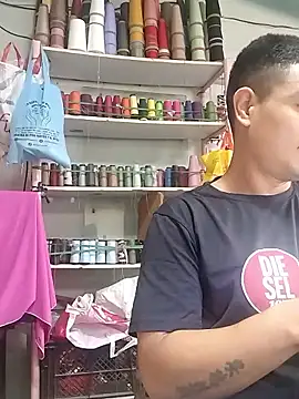 Snapshot of hoteder chatting on November 2025 12:33:02 PM hoteder online show from November 2025 12:33:02 PM