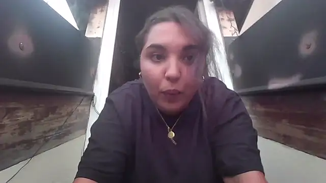 LadySophia03 online show from October 2025 04:30:02 PM
