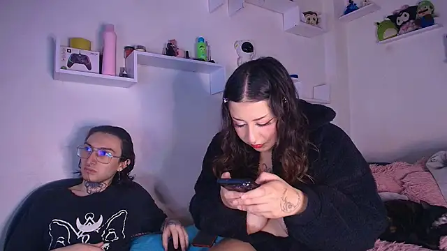 annyharriis online show from April 2026 06:53:02 PM