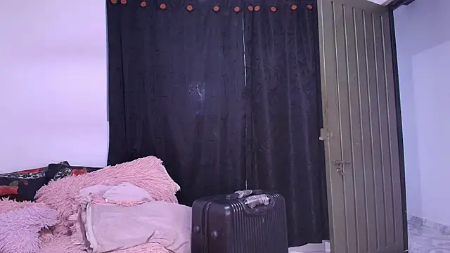 annyharriis online show from July 2026 07:00:01 PM