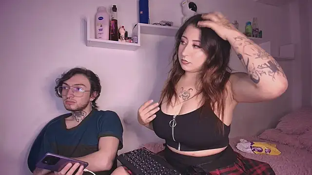 annyharriis online show from December 2025 08:30:02 PM