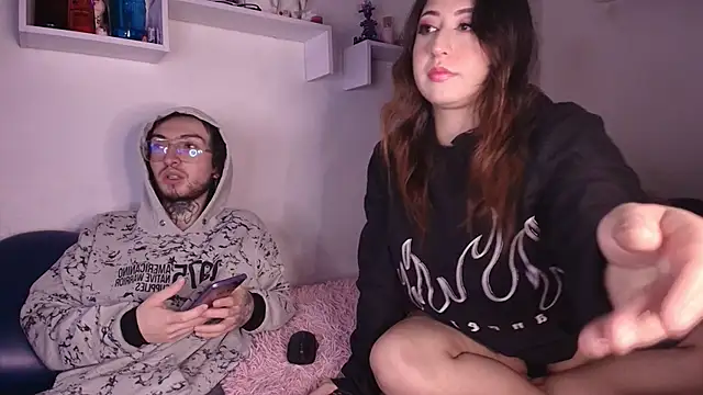 annyharriis online show from December 2025 07:31:01 PM