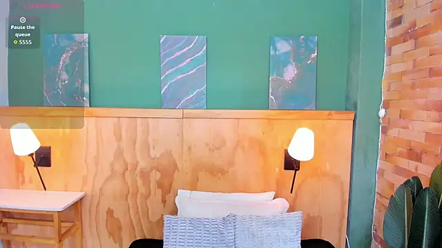 Snapshot of halleylorens chatting on February 2026 07:11:02 PM halleylorens online show from February 2026 07:11:02 PM