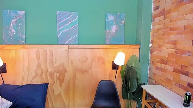 halleylorens online show from March 2026 07:27:02 PM