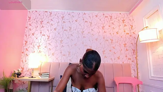 halleylorens online show from May 2026 07:12:02 PM