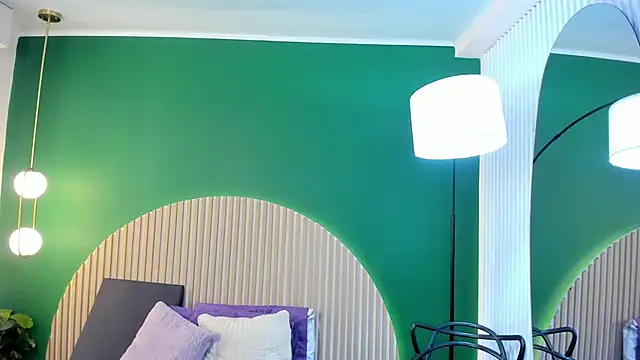 halleylorens online show from December 2025 07:12:01 PM