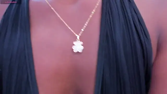 halleylorens online show from March 2026 07:32:01 PM