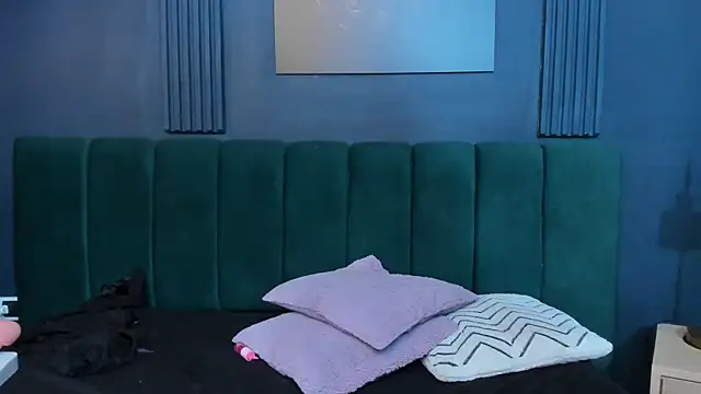 halleylorens online show from September 2025 07:14:02 AM