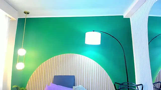 halleylorens online show from November 2025 07:24:02 PM