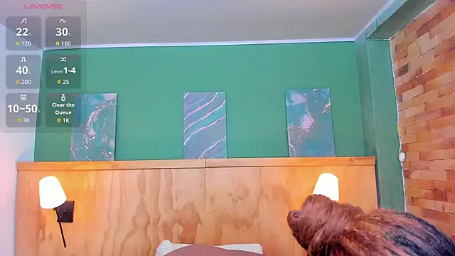 halleylorens online show from March 2026 07:34:02 PM