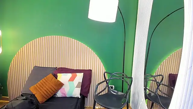 halleylorens online show from November 2025 07:18:01 PM