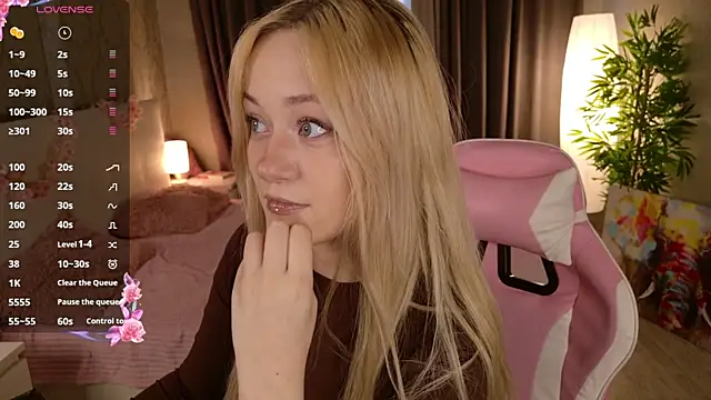 HeyMonkey  online show from December 2025 12:49:02 PM