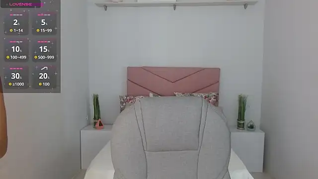 SarayVega  online show from October 2025 07:27:02 PM