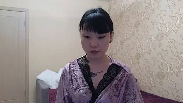 Snapshot of PurpleD1va chatting on June 2026 05:19:01 PM PurpleD1va online show from June 2026 05:19:01 PM