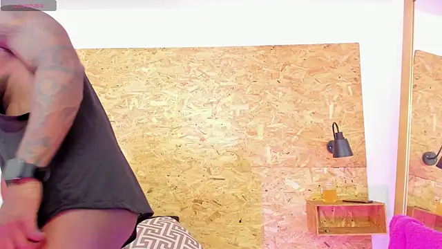 santiblack7 online show from October 2025 06:42:02 PM