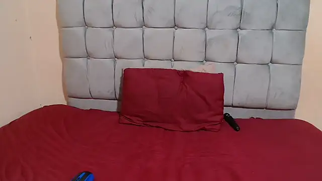 Snapshot of curveAss222 chatting on November 2025 10:30:02 AM curveAss222 online show from November 2025 10:30:02 AM