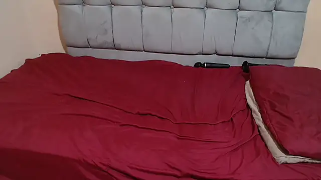 Snapshot of curveAss222 chatting on November 2025 10:35:02 PM curveAss222 online show from November 2025 10:35:02 PM