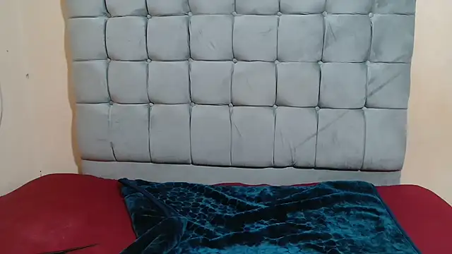 Snapshot of curveAss222 chatting on November 2025 02:50:01 PM curveAss222 online show from November 2025 02:50:01 PM