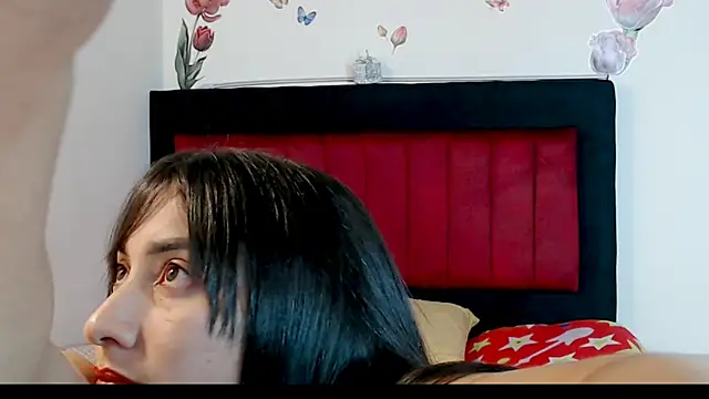 Snapshot of angelyxs chatting on December 2025 08:43:02 PM angelyxs online show from December 2025 08:43:02 PM