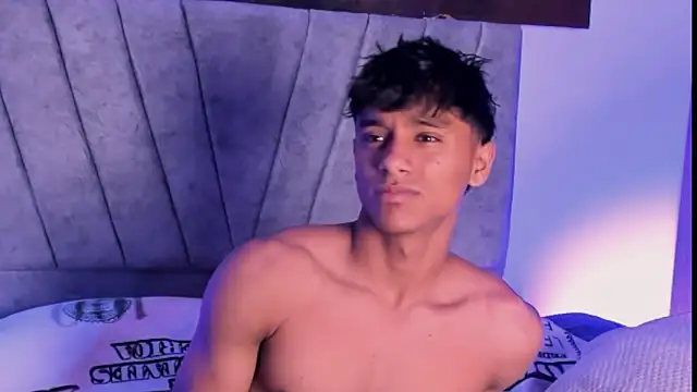 Snapshot of ZYZZ1312 chatting on October 2025 03:55:01 PM ZYZZ1312 online show from October 2025 03:55:01 PM