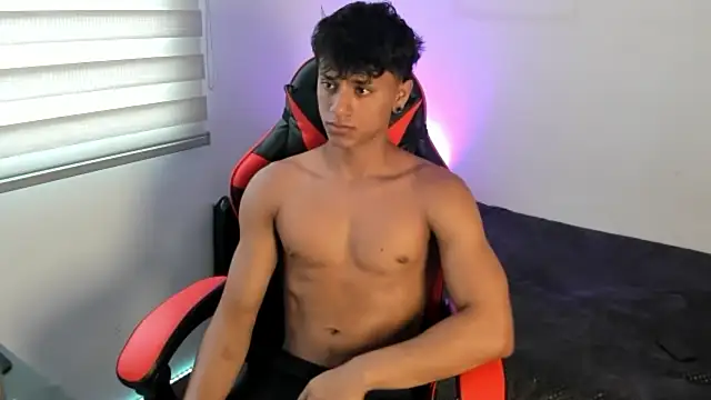 ZYZZ1312 online show from June 2026 06:34:01 PM