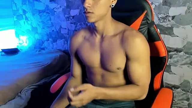 ZYZZ1312 online show from June 2026 01:05:01 AM