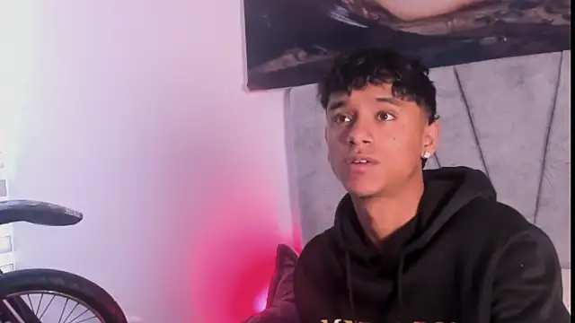 Snapshot of ZYZZ1312 chatting on December 2025 05:14:01 PM ZYZZ1312 online show from December 2025 05:14:01 PM