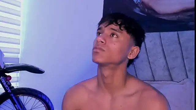 Snapshot of ZYZZ1312 chatting on October 2025 06:51:01 PM ZYZZ1312 online show from October 2025 06:51:01 PM