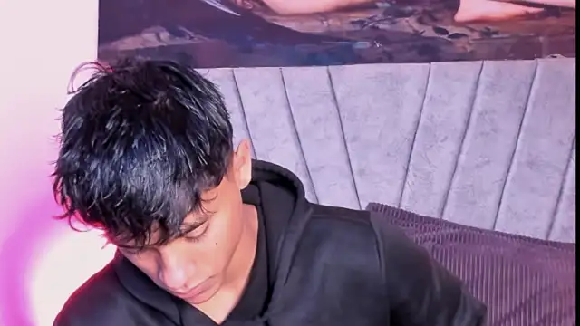 Snapshot of ZYZZ1312 chatting on October 2025 06:04:01 PM ZYZZ1312 online show from October 2025 06:04:01 PM