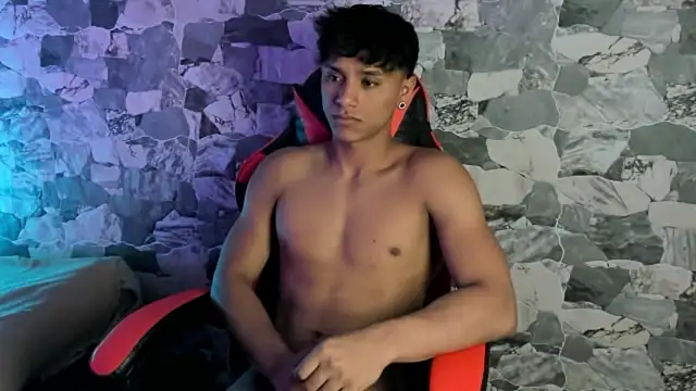 ZYZZ1312 online show from May 2026 04:18:01 AM