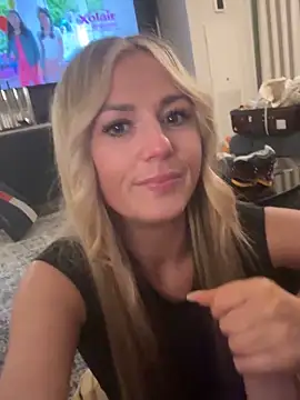 sammie-99 online show from November 2025 06:28:01 AM