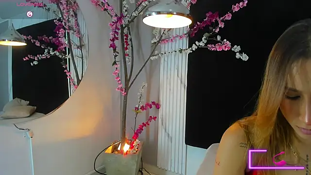 MONIK FOX CR online show from November 2025 07:40:02 PM