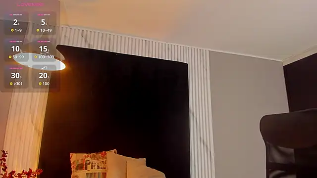 MONIK FOX CR online show from October 2025 07:38:02 PM