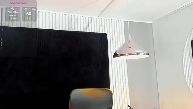 MONIK FOX CR online show from September 2025 09:10:01 PM